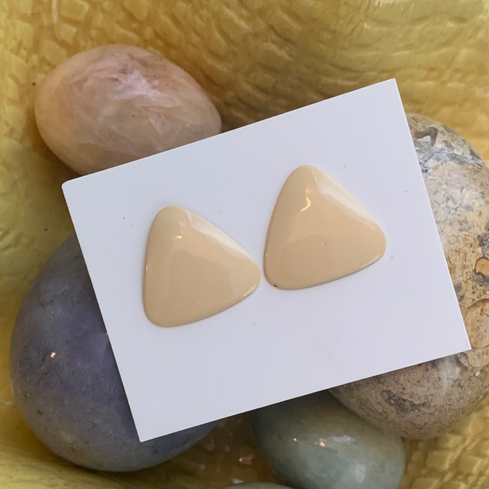 Vintage Cream Triangle Stud Earrings